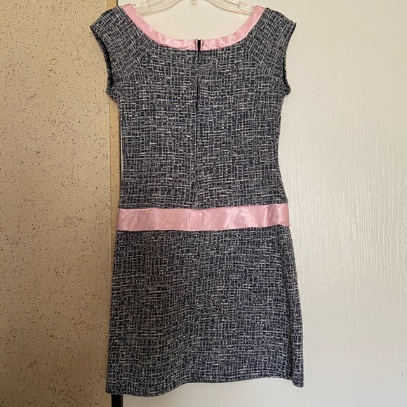 Dress - Picture 3 of 12